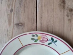 Lot de 7 assiettes à dessert vintage en faïence de Gien, modèle Jacqueline