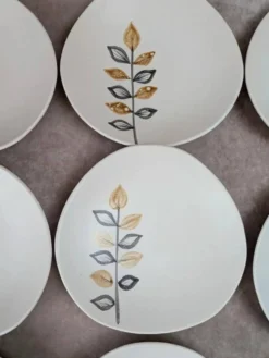Lot de 11 assiettes à dessert vintage Niderviller – années 70 – style Capron Vallauris