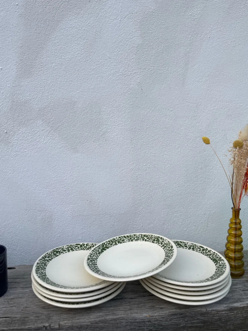 Lot de 10 assiettes en céramique à décor de feuillage vert