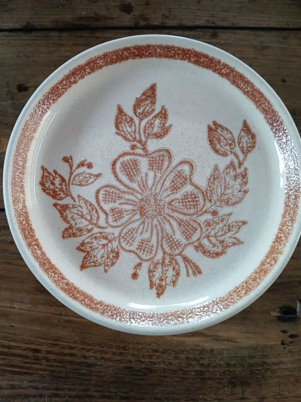 Lot de 19 assiettes en grés