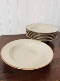 Lot de 7 assiettes en grès beige Tulowice Poland