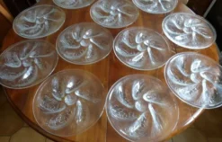 Lot de 12 assiettes à huitres vintages années 70 Arcoroc