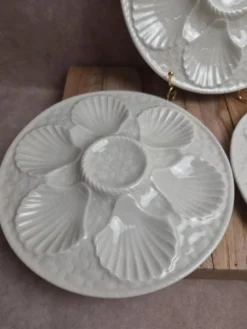 Lot de 3 assiettes à huîtres / coquillages Chantilly France – blanc craquelé