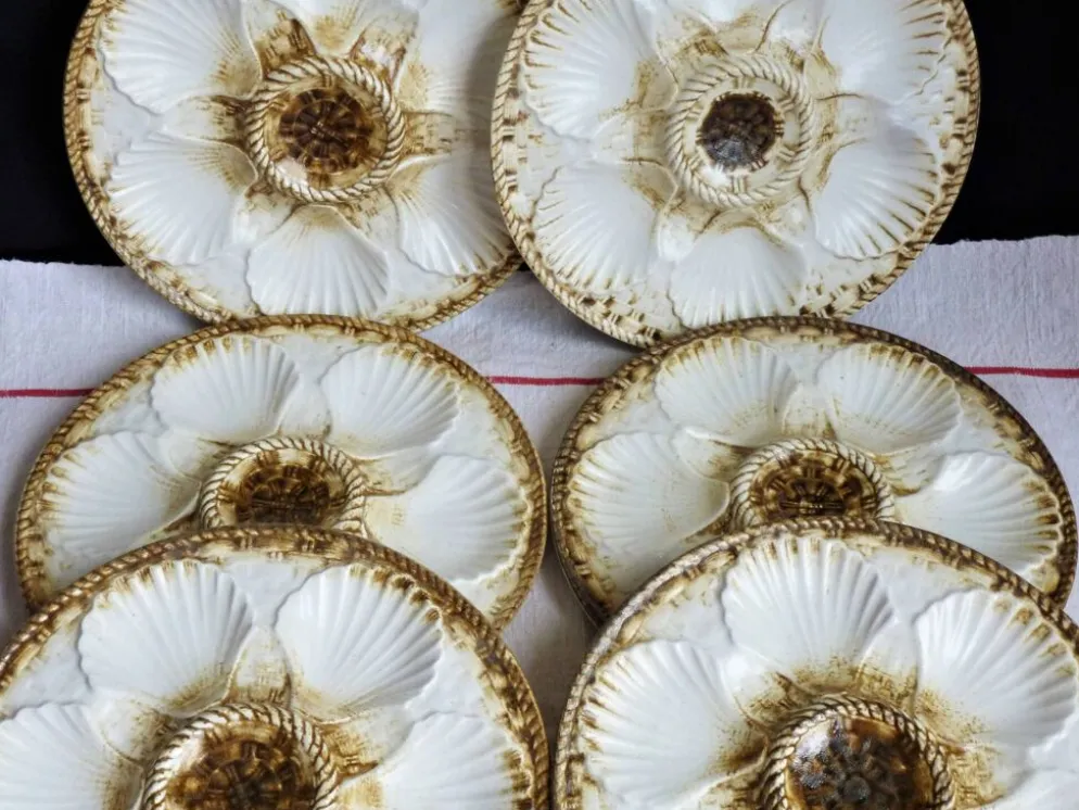 Lot de 2 assiettes à huîtres Longchamp, assiettes vintage à coquillage.