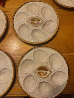 Lot de 5 assiettes à huîtres Saint-Clément France n°4589 – Faïence
