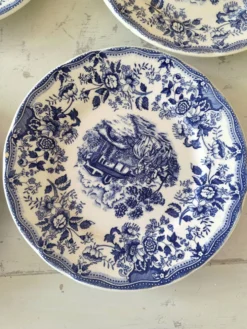 Lot de 8 assiettes Ironstone Tableware CBM bleu & white 1987 décor cottage