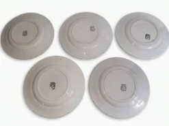 Lot de 5 assiettes plates en faïence ancienne – Saint-Amand – "Anémone"