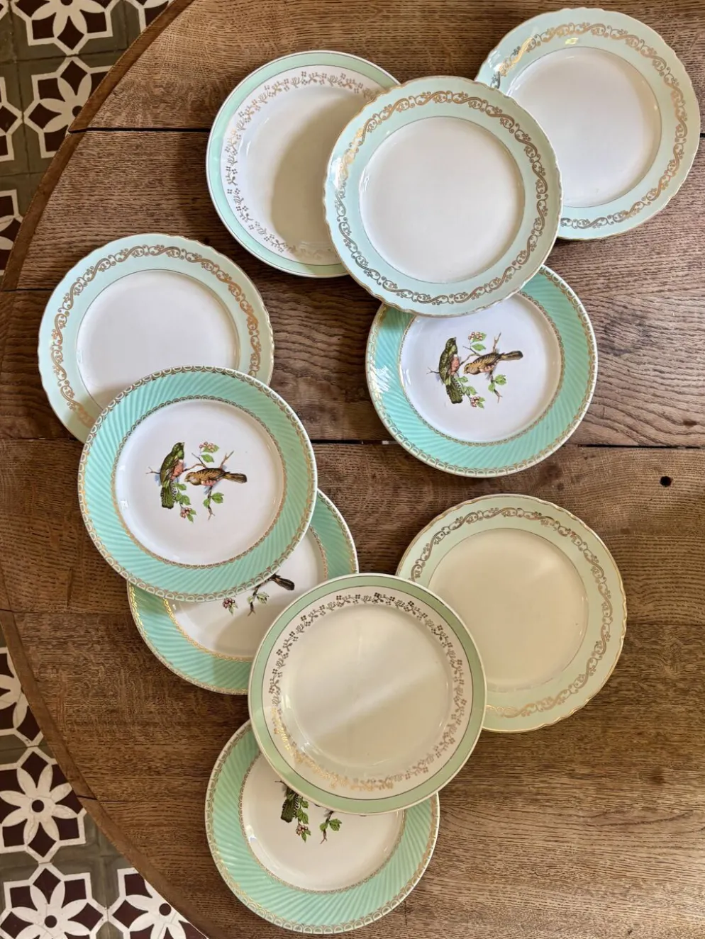 Lot de 10 assiettes plates vintage dépareillées (L12)