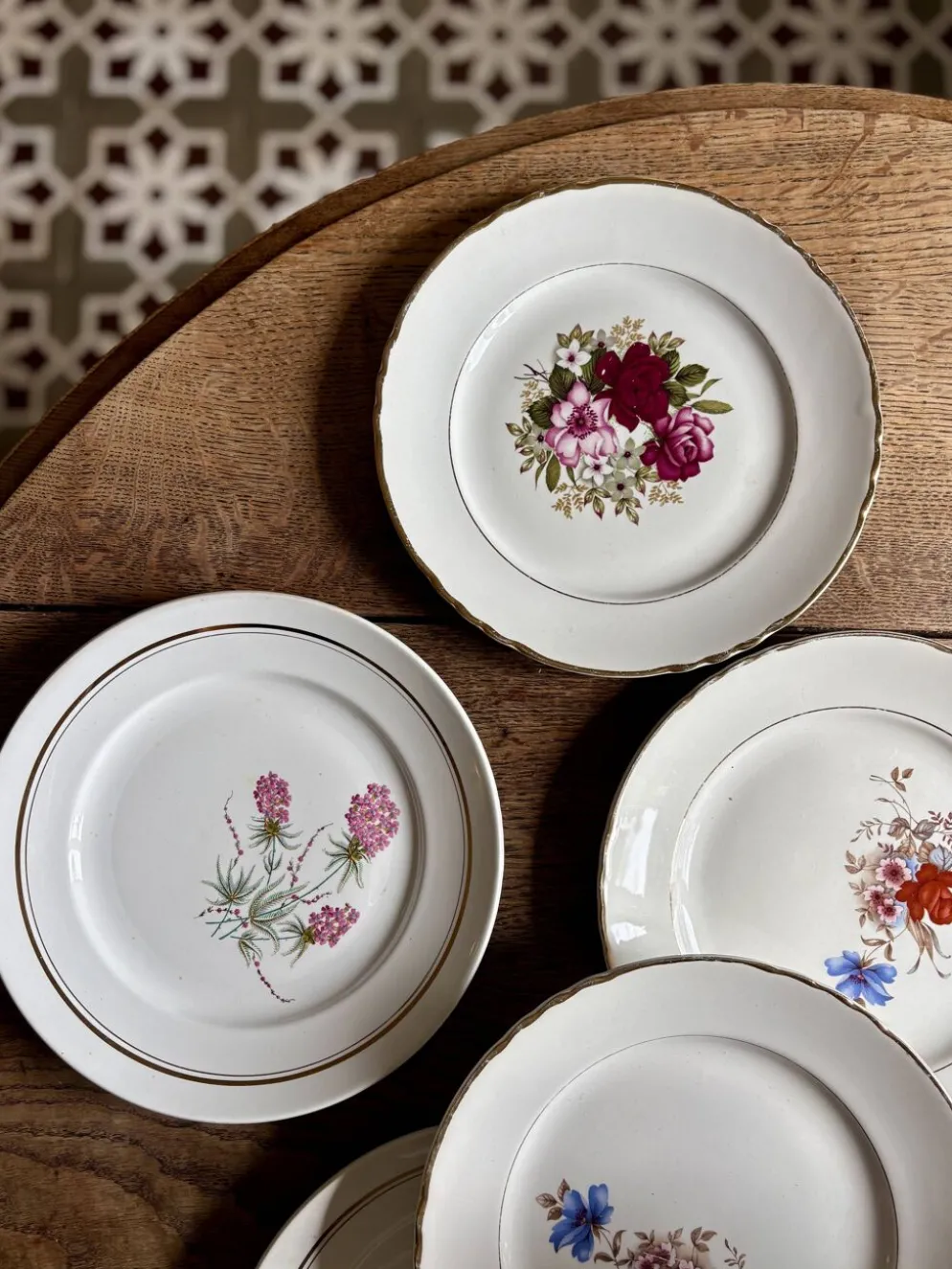 Lot de 10 assiettes plates vintage dépareillées (L16)