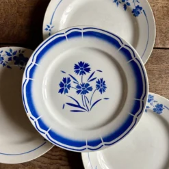 Lot de 8 assiettes plates vintage dépareillées