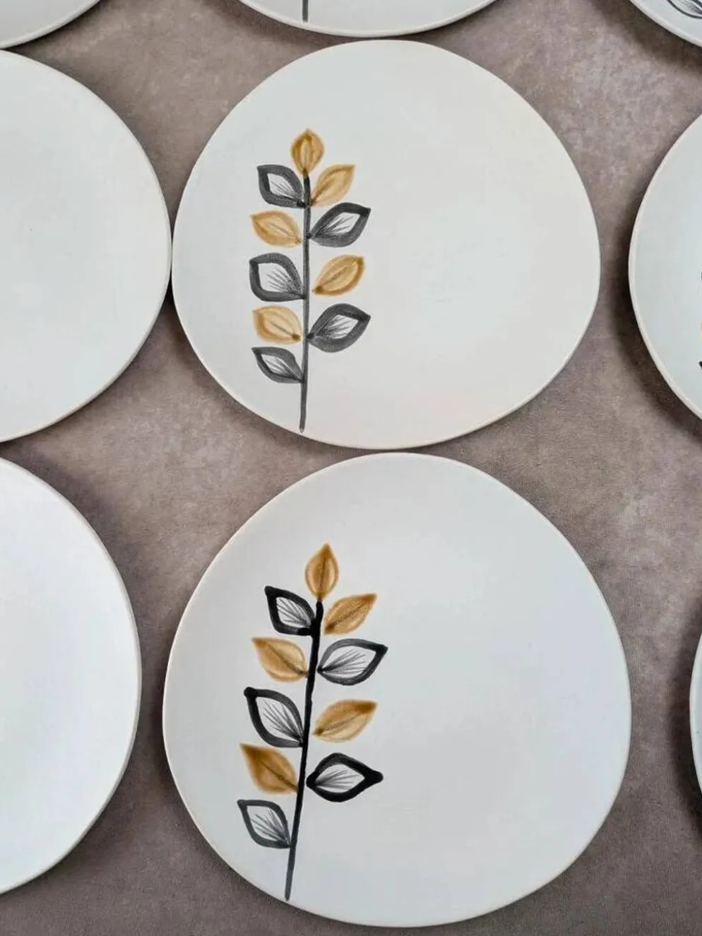 Lot de 12 assiettes plates vintage Niderviller – années 70 – style Capron Vallauris