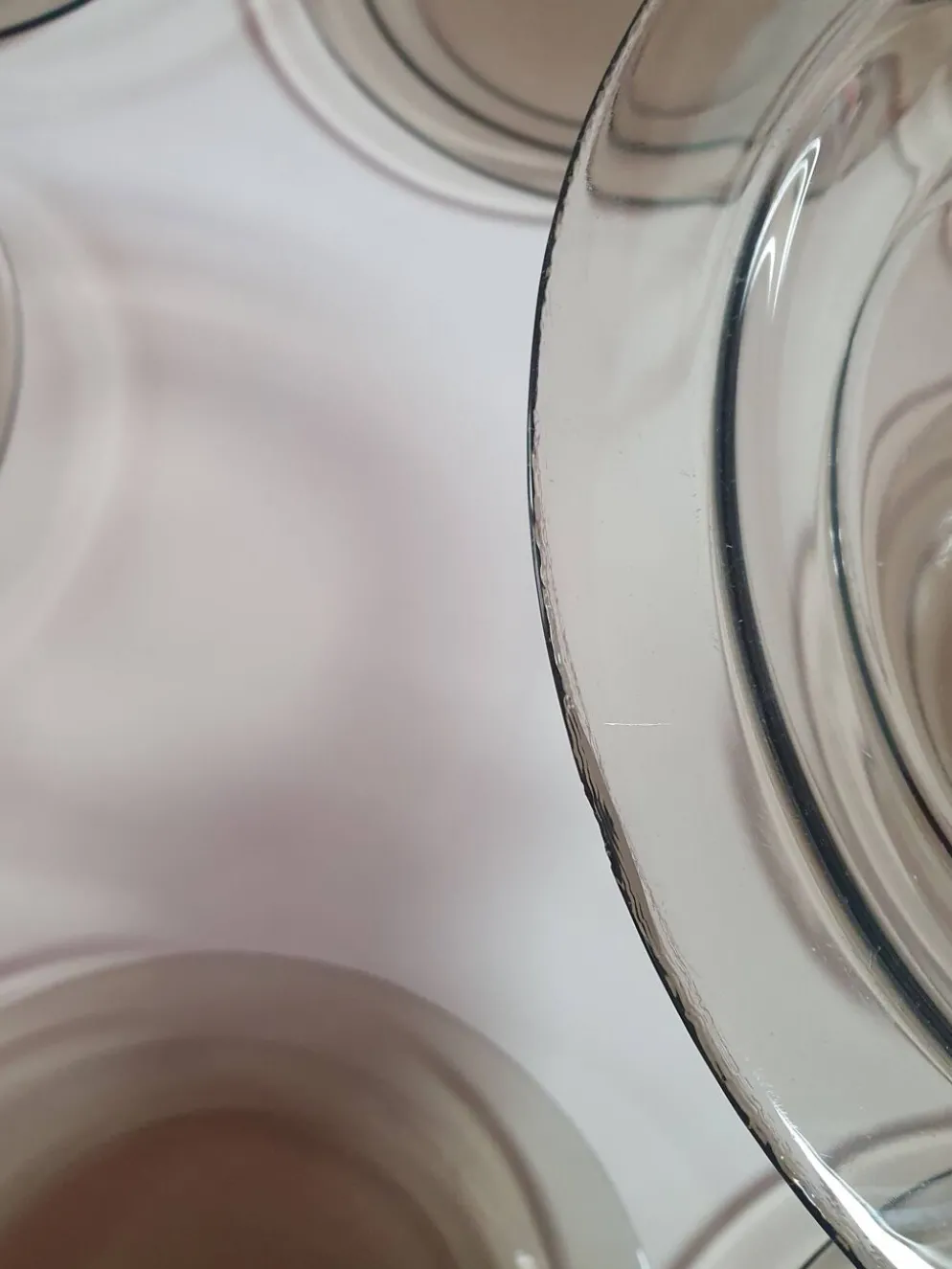 lot de 18 assiettes vintage duralex en verre grise la parisienne