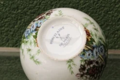 Lot de 3 bonbonnières fleuries en porcelaine de Paris