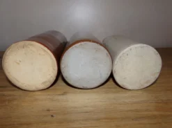 Lot de 3 bouteilles en grès vernissé