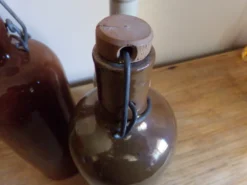 Lot de 3 bouteilles en grès vernissé