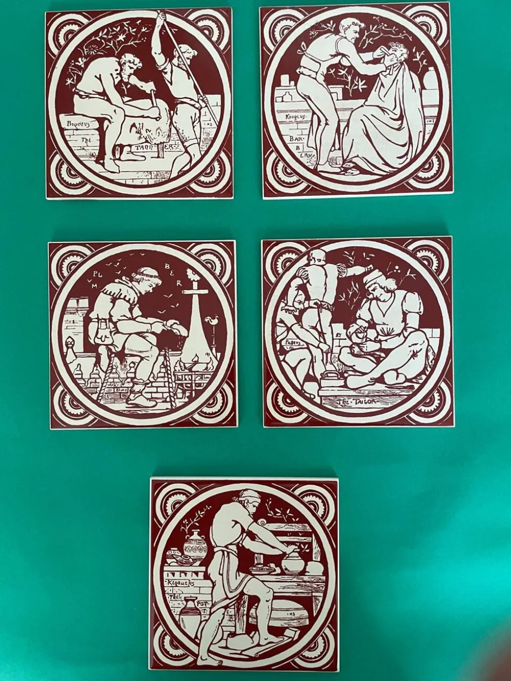 Lot de 5 carreaux John Moyr Smith 15×15 cm – pièces de collection