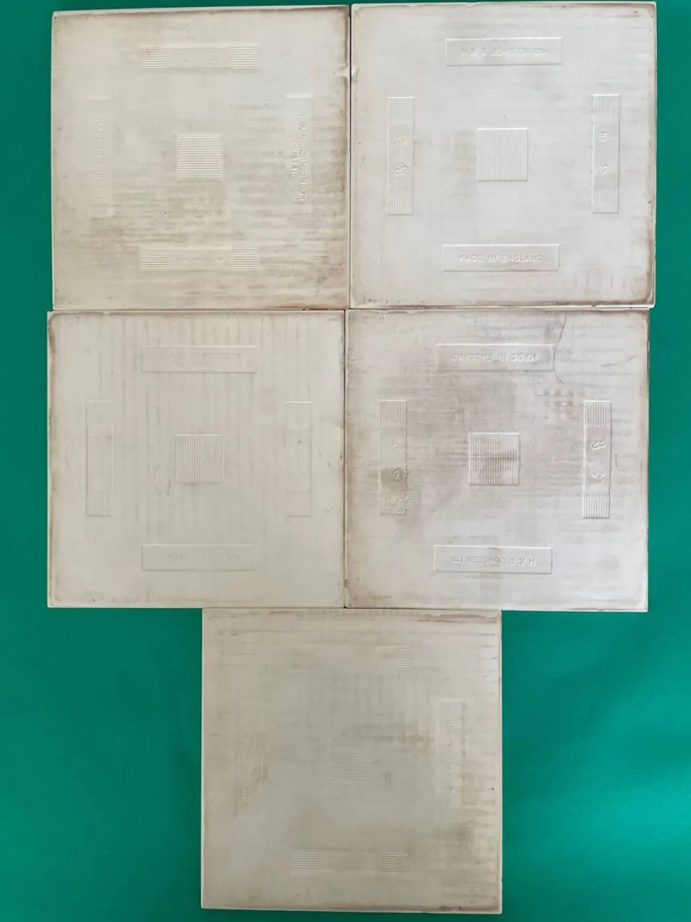 Lot de 5 carreaux John Moyr Smith 15×15 cm – pièces de collection