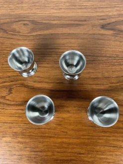 Lot de 4 coquetier en inox, 1970