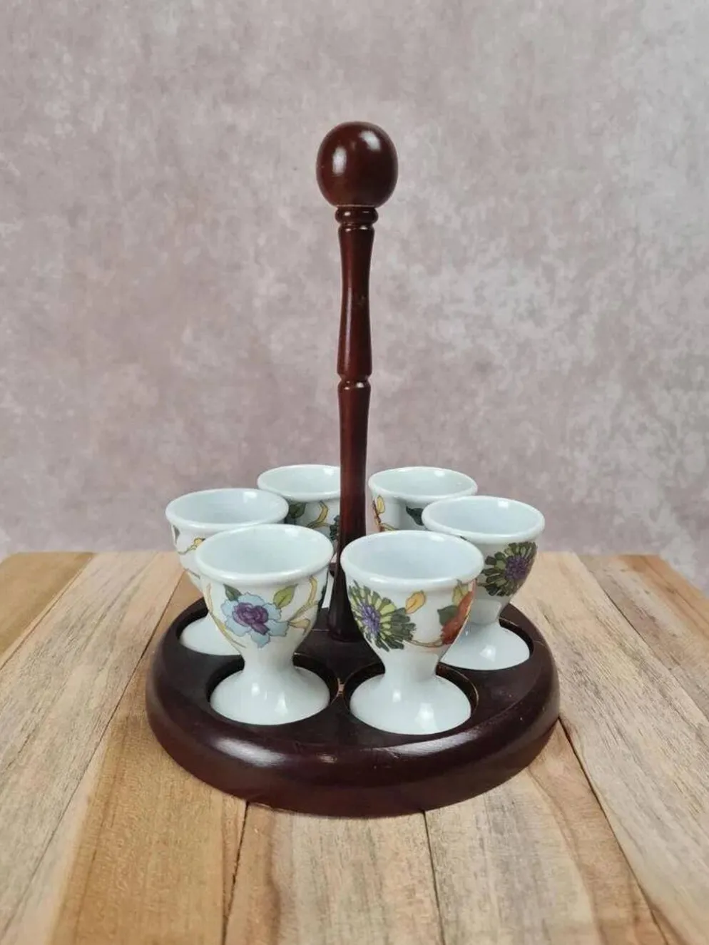 Lot de 6 coquetiers anciens en porcelaine de Paris + support bois