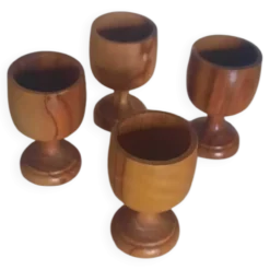 Lot de coquetiers en bois