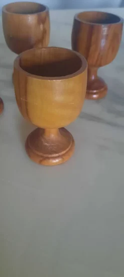 Lot de coquetiers en bois