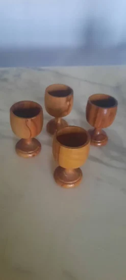 Lot de coquetiers en bois