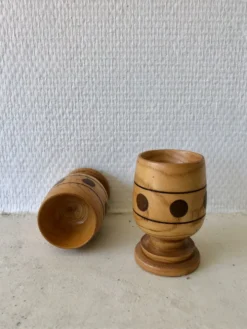 Lot de 2 coquetiers en bois