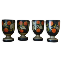 Lot de 4 coquetiers en bois peint
