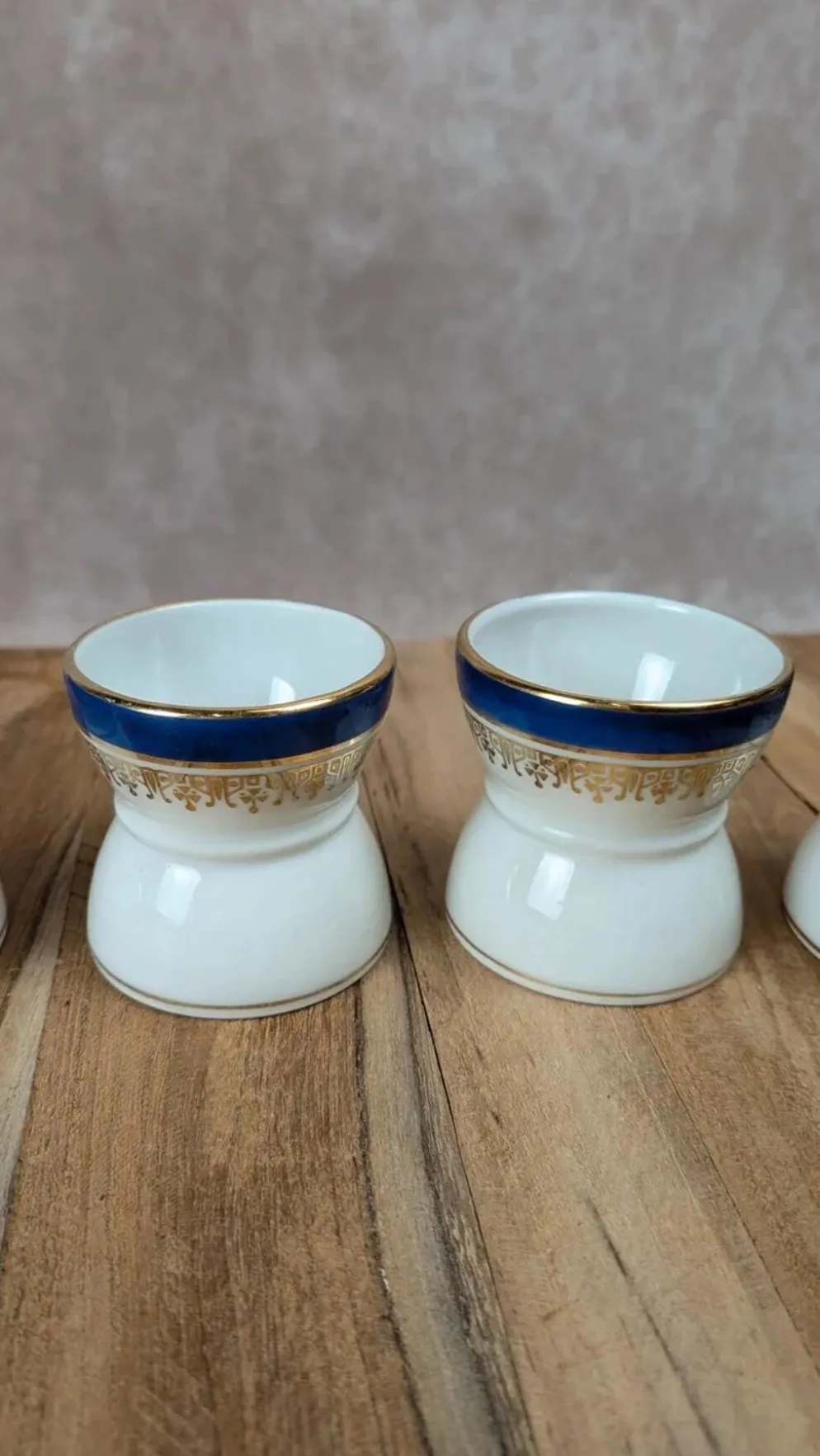 Lot de 5 coquetiers en porcelaine bleu et or – vintage élégant