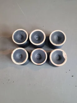 Lot de 6 coquetiers noir et couleur en céramique