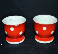 Lot de 2 coquetiers vintage en faïence rouge à pois blanc 5cm