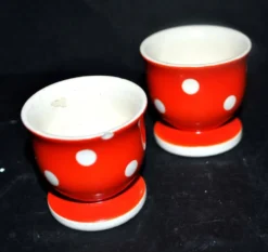 Lot de 2 coquetiers vintage en faïence rouge à pois blanc 5cm