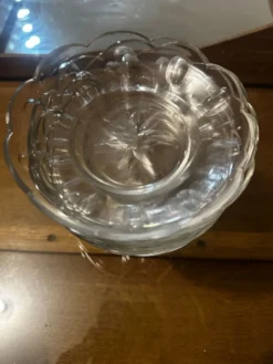 Lot de 8 coupelles en cristal à décor floral, France début XX e s