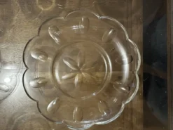Lot de 8 coupelles en cristal à décor floral, France début XX e s