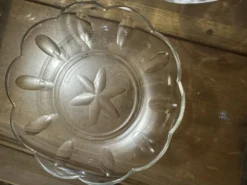 Lot de 8 coupelles en cristal à décor floral, France début XX e s