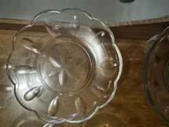 Lot de 8 coupelles en cristal à décor floral, France début XX e s