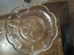 Lot de 8 coupelles en cristal à décor floral, France début XX e s