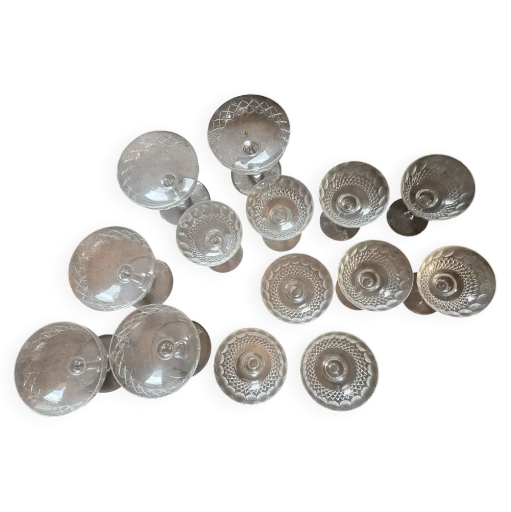 Lot de 13 coupes à champagne vintage en verre taillé / bistrot