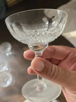 Lot de 13 coupes à champagne vintage en verre taillé / bistrot