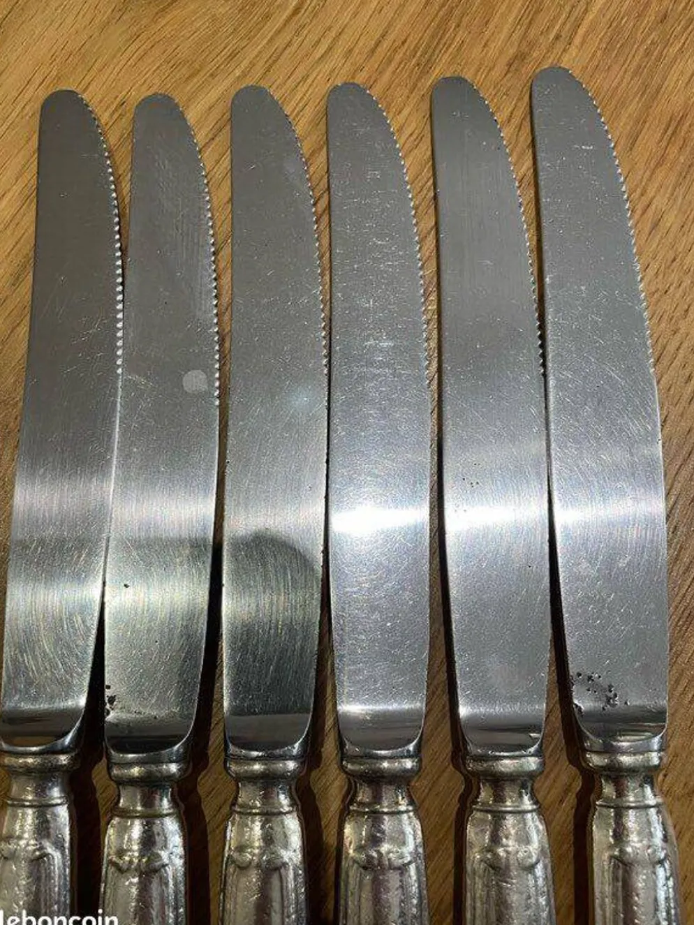 Lot de 6 couteaux en métal argenté 260382