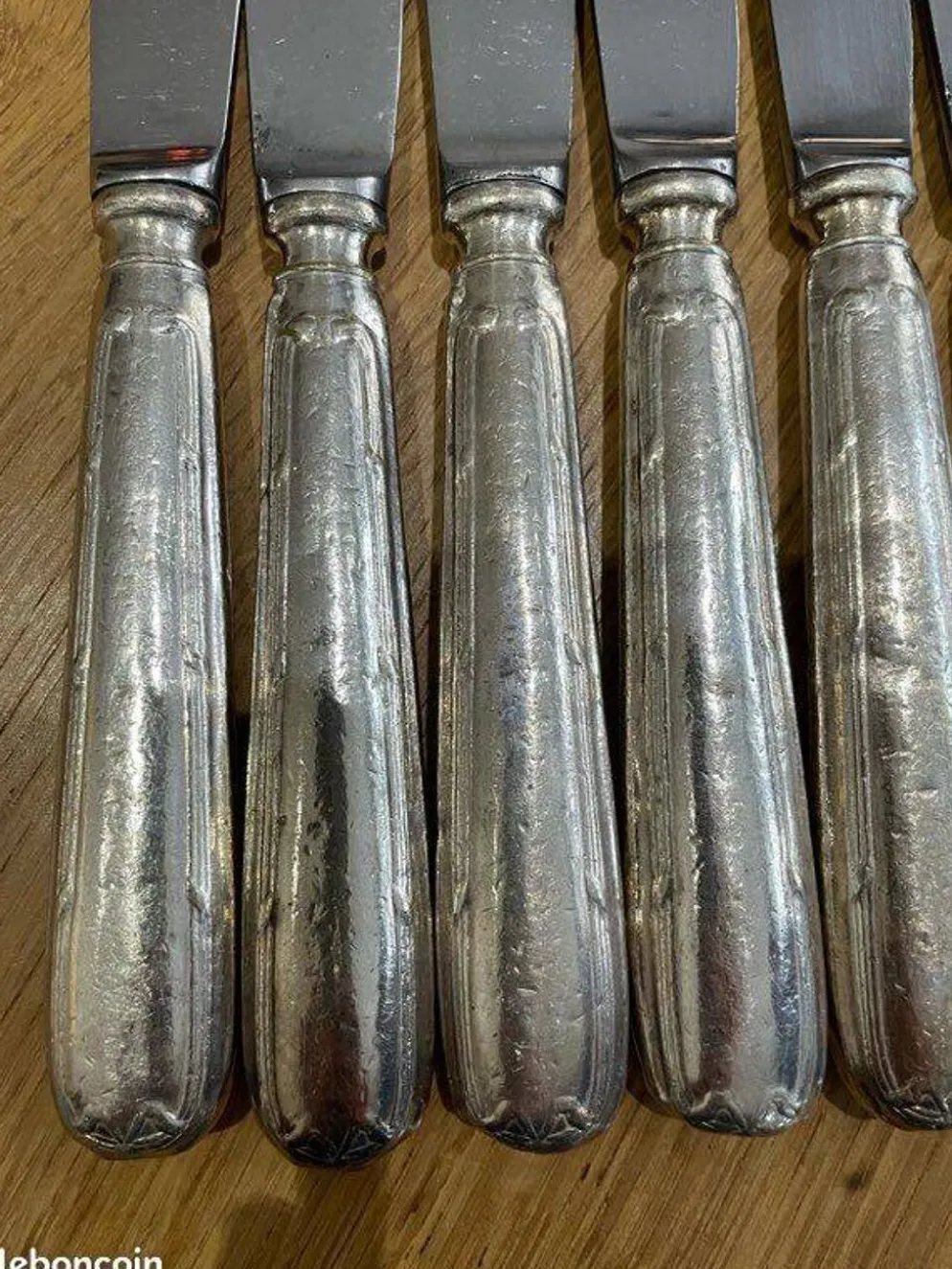Lot de 6 couteaux en métal argenté 260382