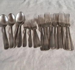 Lot de 19 couverts anciens en métal argenté Ercuis - Style Art Déco /