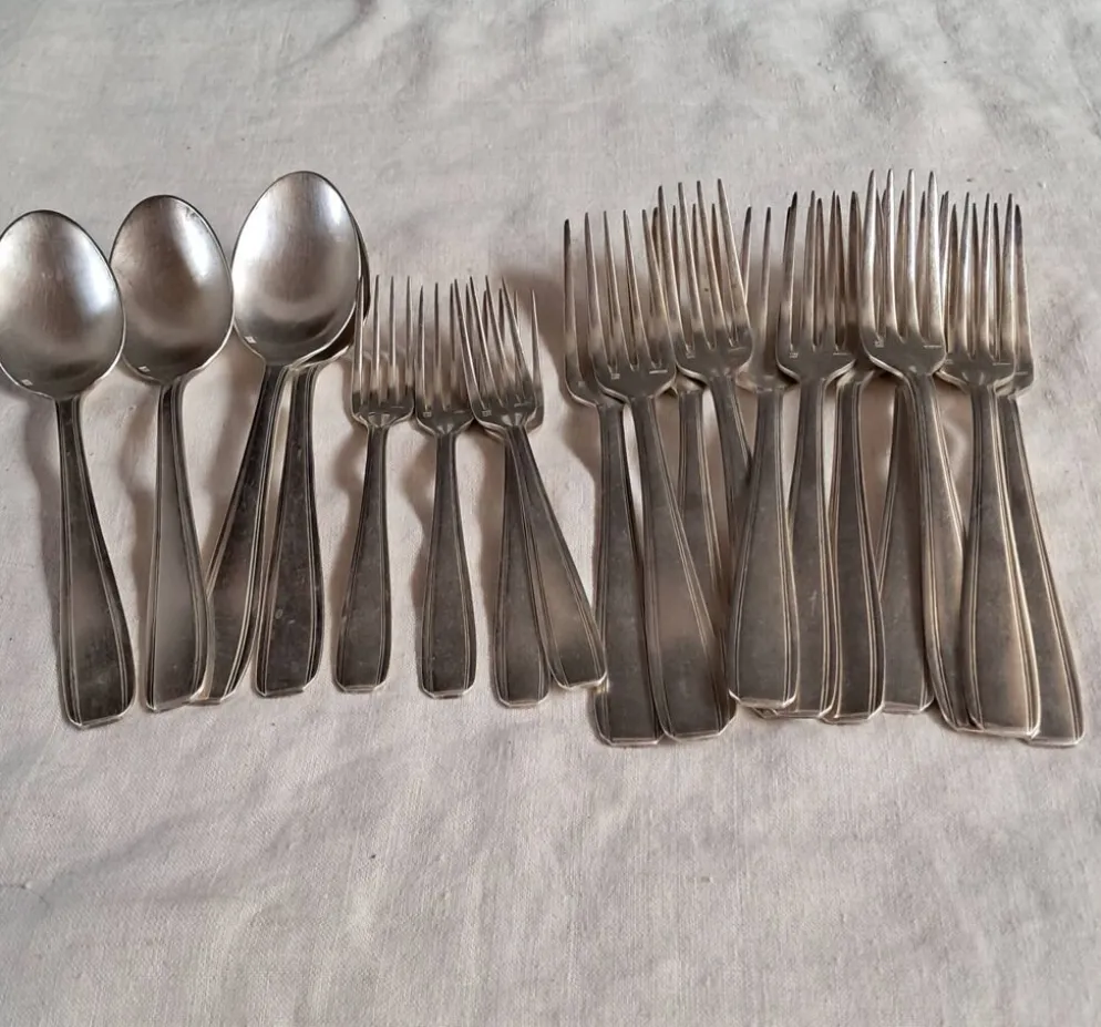 Lot de 19 couverts anciens en métal argenté Ercuis - Style Art Déco /