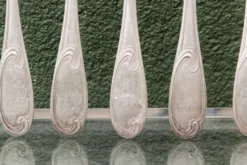 Lot de 12 couverts Ercuis en métal argenté, époque Art nouveau