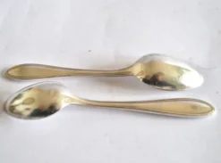 Lot de 2 cuillères à café en argenterie filet orfèvre JA 13,5 cm
