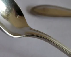 Lot de 2 cuillères à café en argenterie filet orfèvre JA 13,5 cm