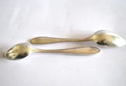 Lot de 2 cuillères à café en argenterie filet orfèvre JA 13,5 cm
