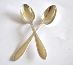 Lot de 2 cuillères à café en argenterie filet orfèvre JA 13,5 cm