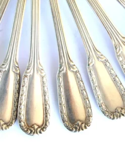 Lot de 8 cuillères à café en métal argenté boulenger décor de rinceaux 14cm