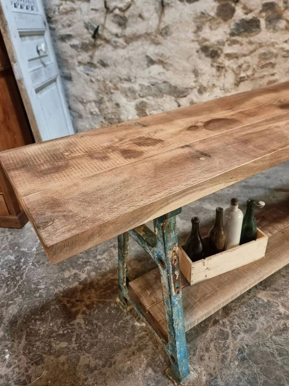 Îlot de cuisine industriel / table console avec base en fonte – France, milieu du XXe siècle